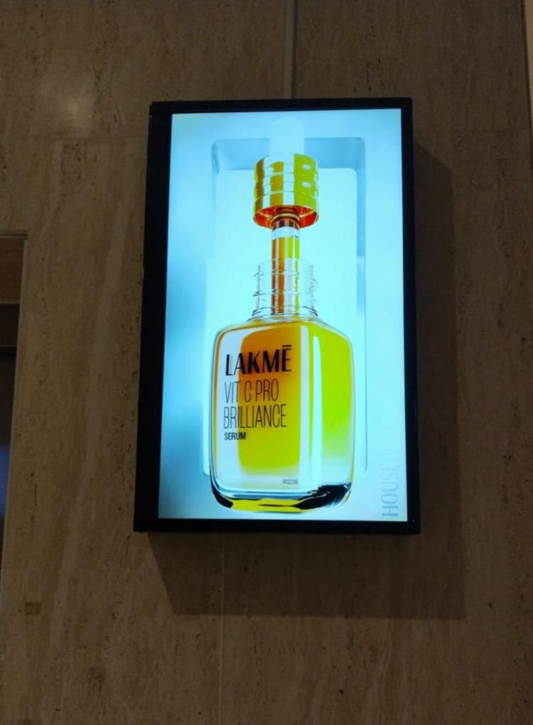 Premium DOOH placement